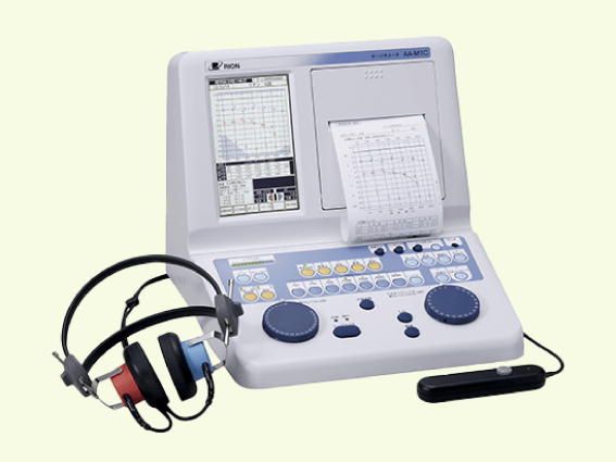 純音聴力検査（オージオメーター）